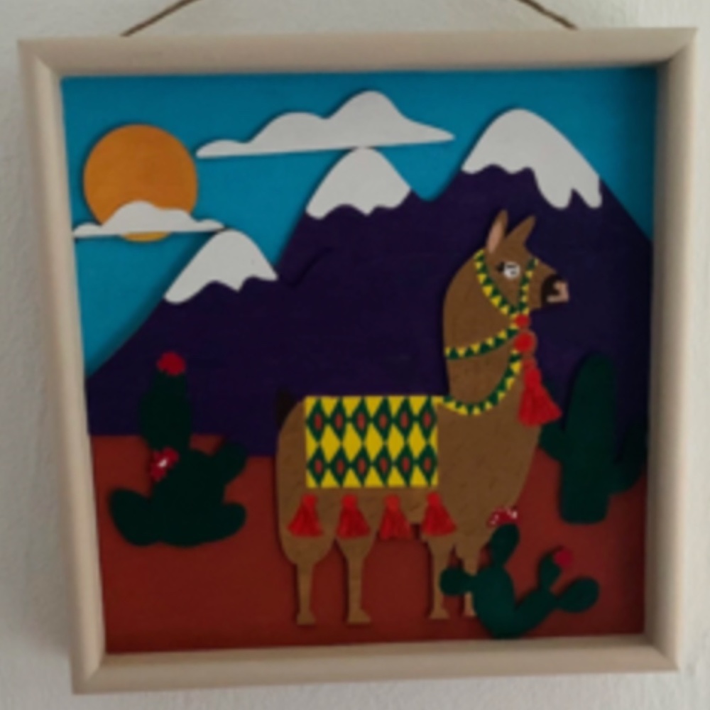 Llama 3-D wooden scenery - Picture 1 of 3